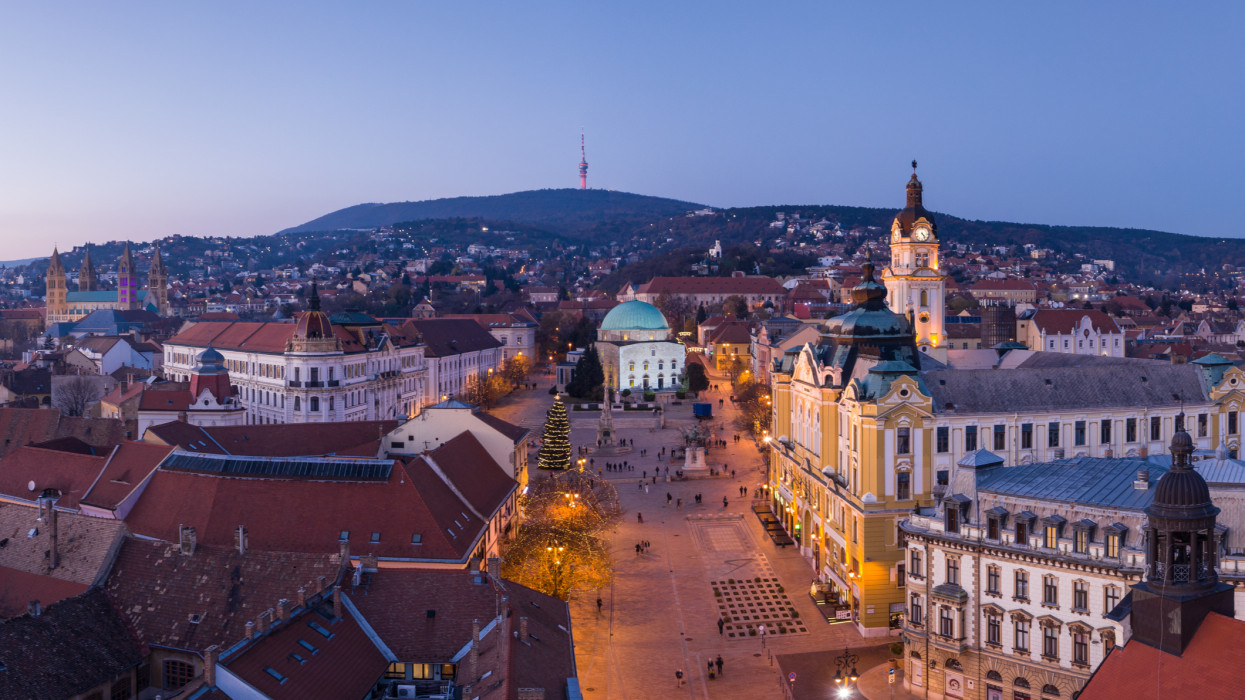Mikor nyit a pécsi adventi vásár? Pécs karácsonyi vásár 2025-ös dátuma, helyszíne és programjai