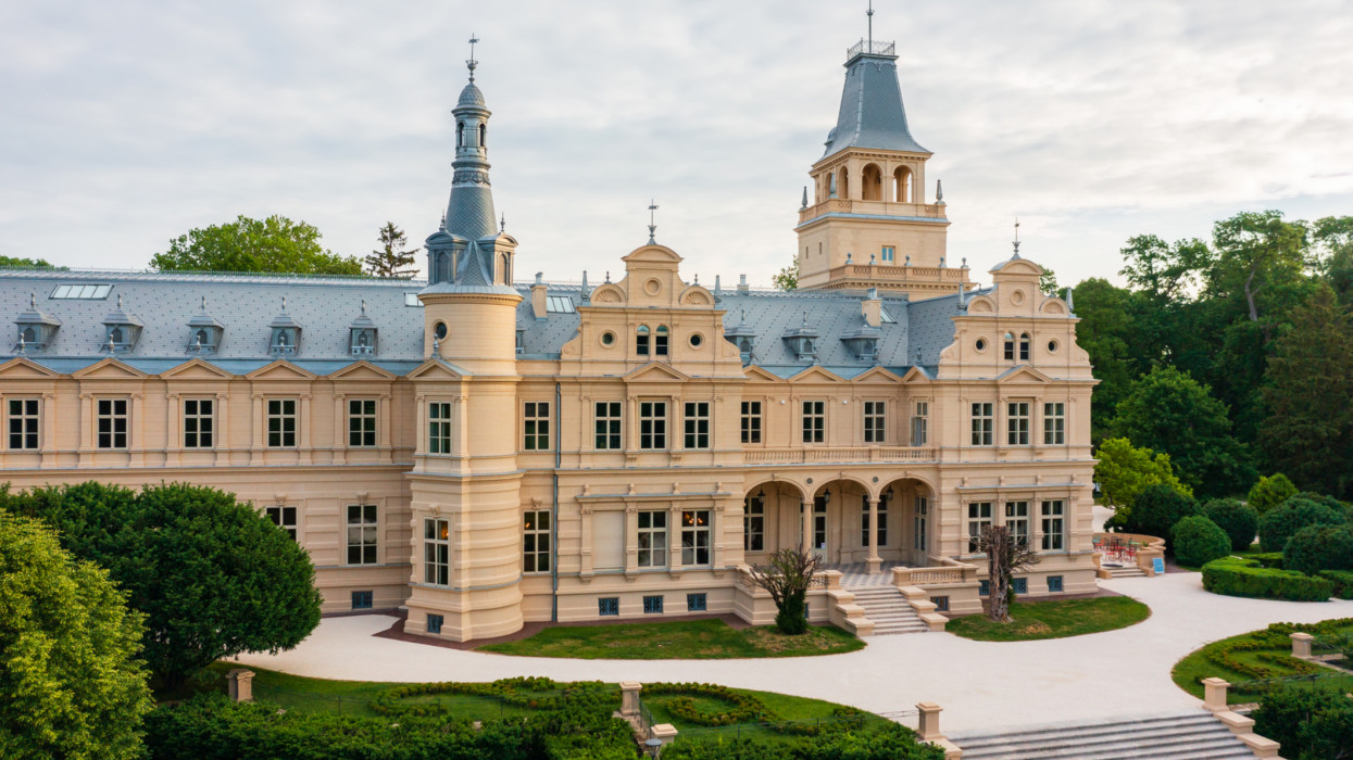 6+1 mesés őszi túratipp: látogatható kastélyok Magyarországon, amiket 2025-ben luxus kihagyni
