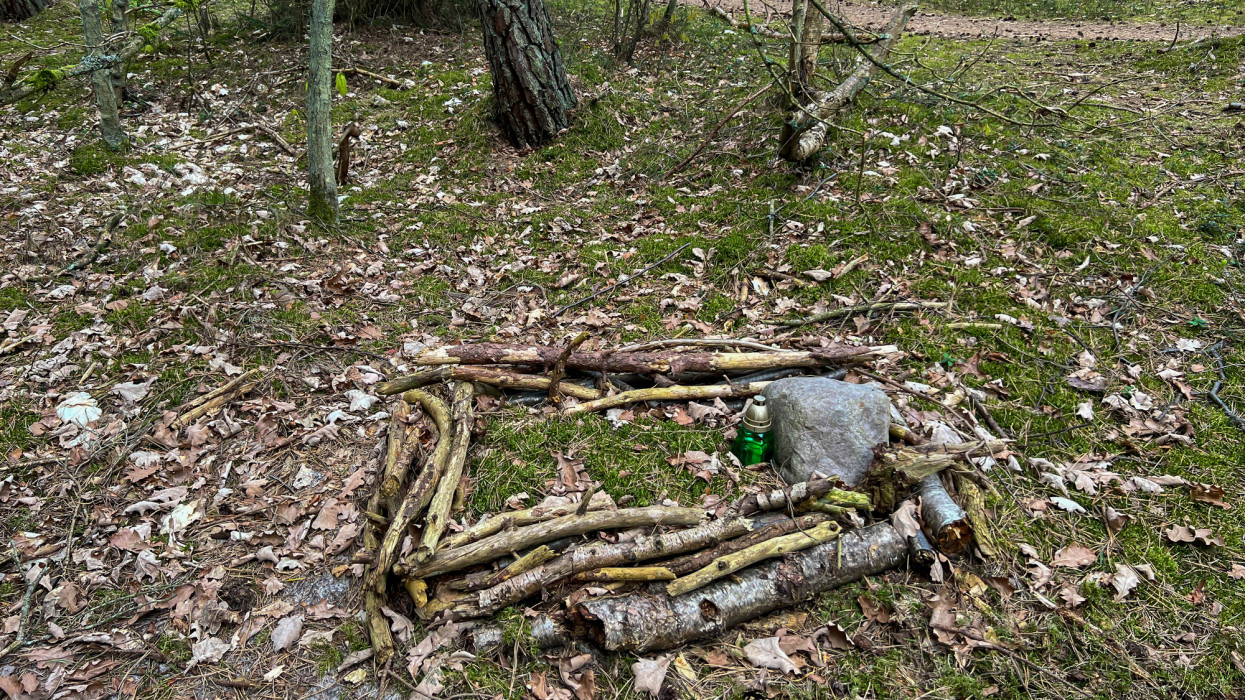 A hallgatás csendje: bestiális gyilkosságok, feltáratlan tömegsírok sora Kőszegen, Bucsuban és Bozsokon