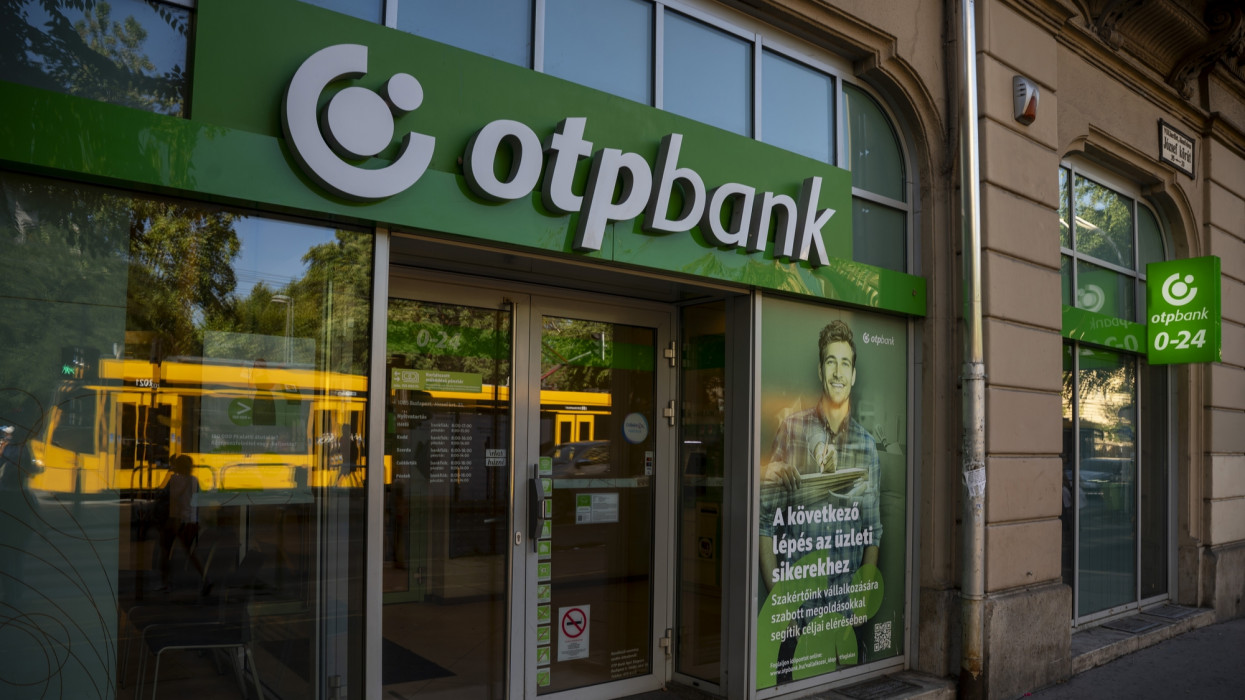 Súlyos összeget spórolhat, aki időben lép a pénzével: gyorsan kell dönteni, itt az érintett bankok listája