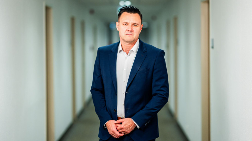 Megszólalt az OTP biztonsági tanácsadója: hiába minden fejlesztés, ha önként adják csalóknak a pénzüket a magyarok