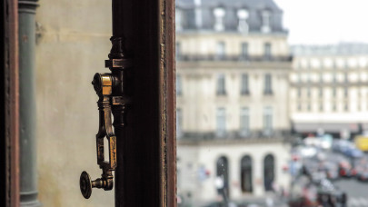 Új infók az évszázad rablásáról: ez lehet a sorsa a Louvre legendás kincseinek