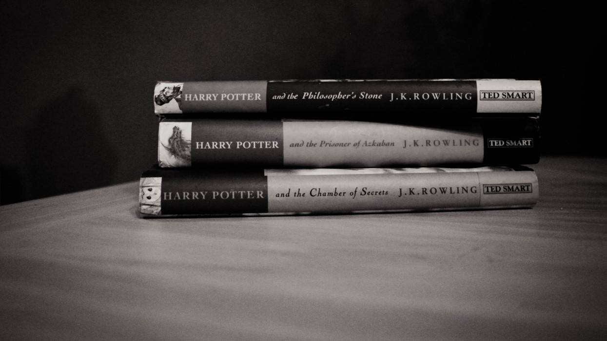 5 millió forintot ér a Harry Potter könyv ezen kiadása: sok magyar polcán ott lapulhat egy ilyen