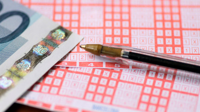 Elképesztő főnyeremény: egyetlen játékos vitte az európai szuperlottó 20,9 milliárd forintos jackpotját