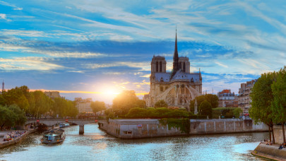 Letartóztatások történtek a Louvre kirablásának ügyében: eddig óriási a blama, nagy a francia kudarc