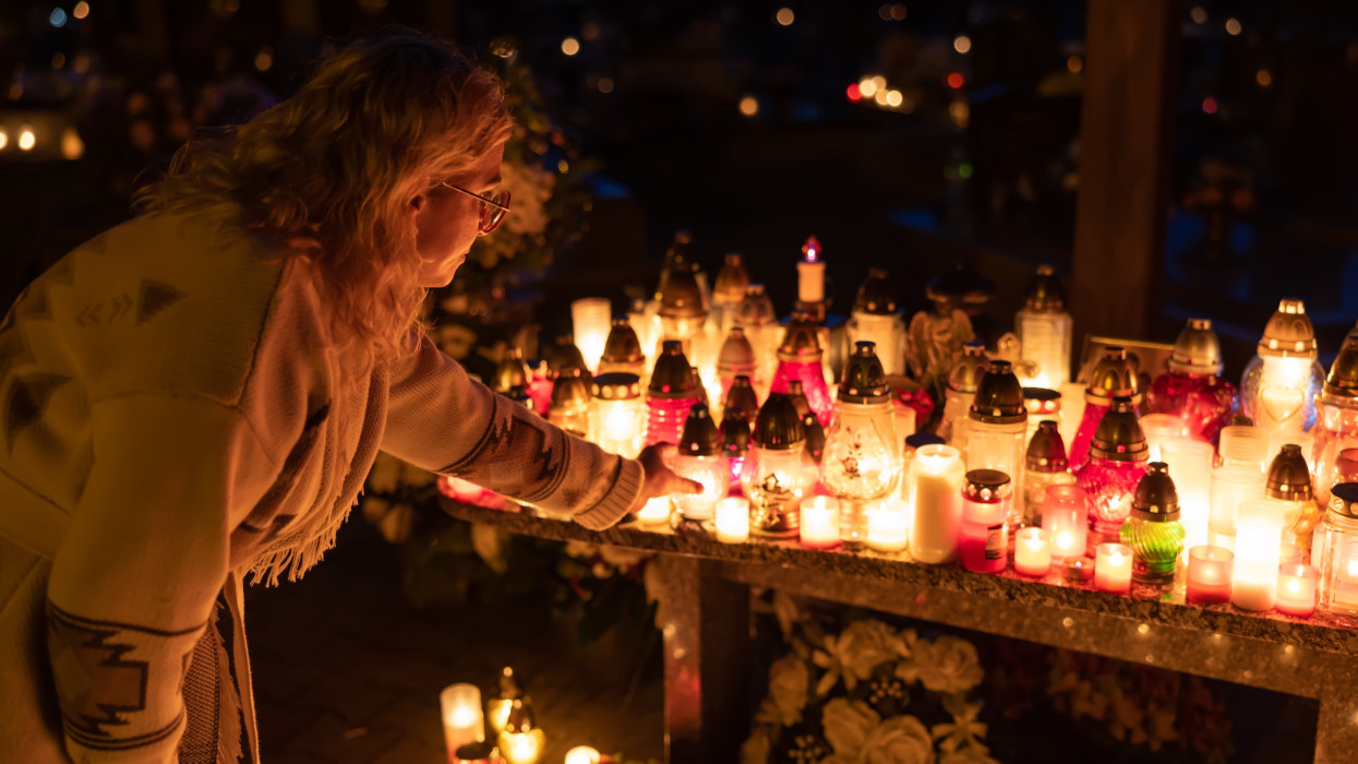 Ne indulj el a temetőbe, amíg ezt nem olvastad! - így módosul a sírkertek rendje a hétvégén