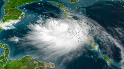 Videón az évszázad hurrikánja: elképesztő a pusztítás, egy egész ország a víz alá került