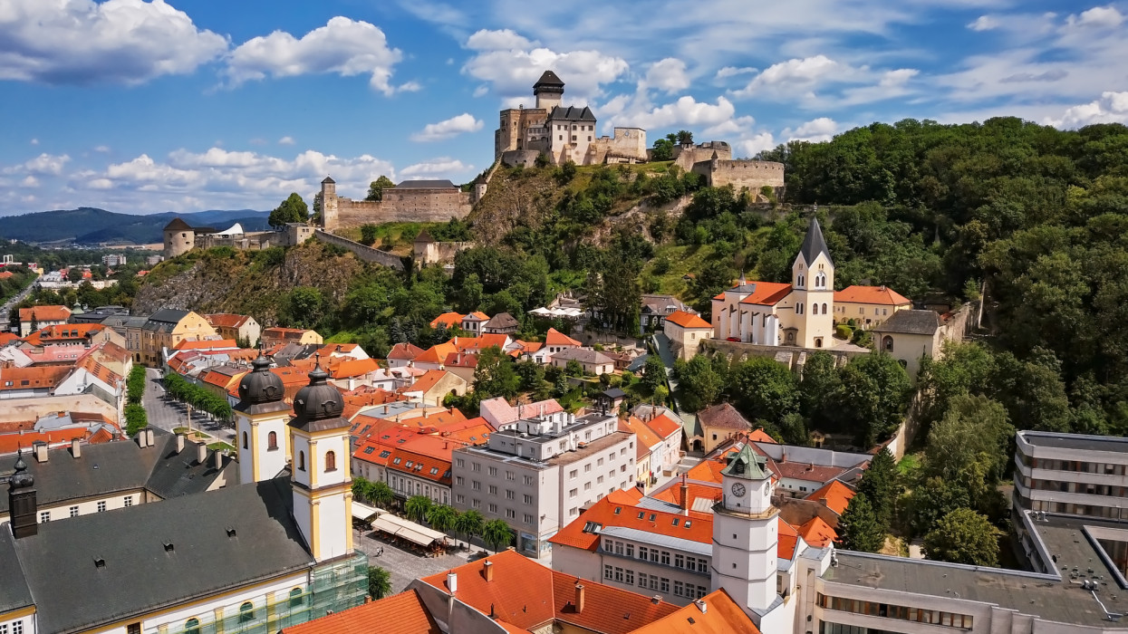 Ez a bájos kisváros lehet a magyar utazók új kedvence: csak egy köpésre van, elképesztő ütemben épül