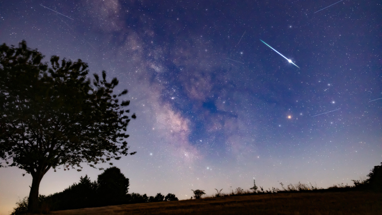 Látványos égi jelenségek tanúi lehetünk idén novemberben: gigantikus szuperhold és két hullócsillagos éjszaka is lesz