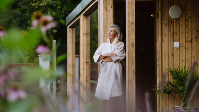 Magyarország legnagyobb szaunafaluja épül a Velencei-tónál: hozzuk a nyitás dátumát