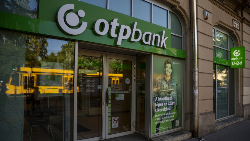 Hasít az OTP, de tízmilliárdokat vesz ki a zsebéből a bankadó: már nem Magyarországról jön a nyereség java