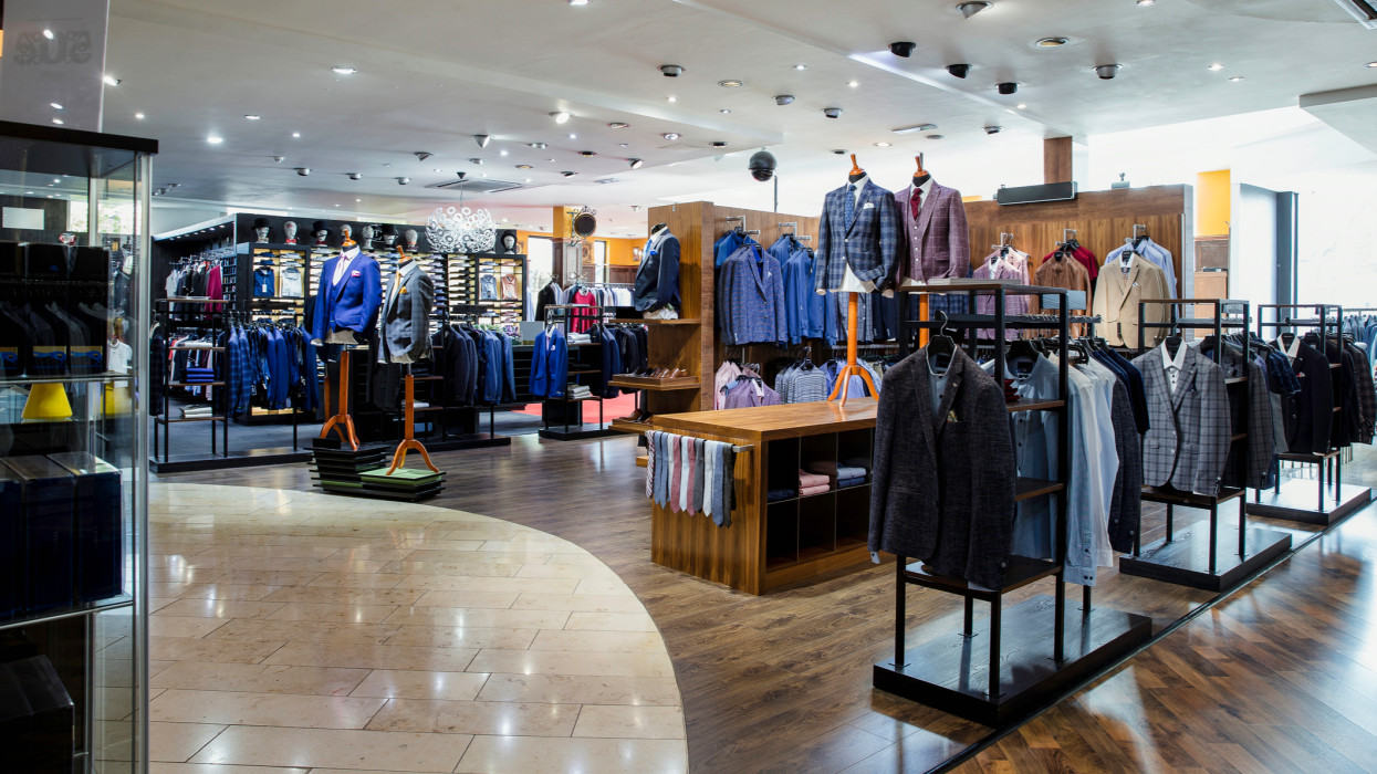 Kész, ennyi volt! Lehúzza a rolót a legendás magyar áruházlánc: elkezdődött a végkiárusítás, brutális kedvezményekkel