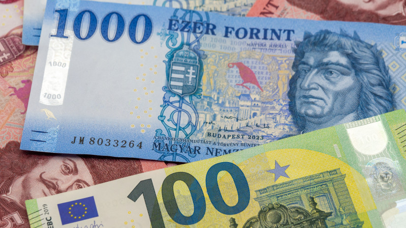 Tovább erősödhet a forint: már nem csak álom a 370-es euró