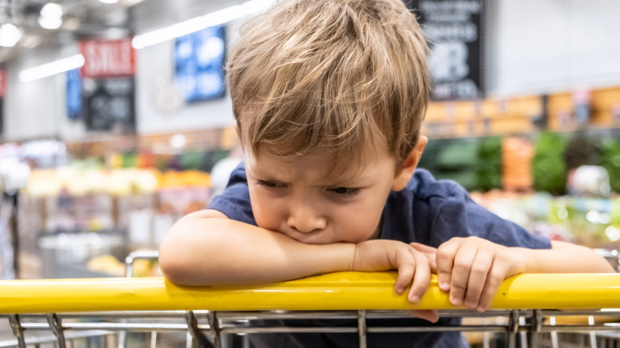 Óriási a riadalom a magyar boltokban: a vásárlóknak teljesen elegük van abból, ami a kasszáknál folyik