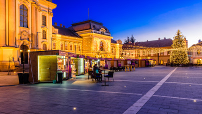 Egri karácsonyi vásár 2025: a Csík Zenekar mellett extra olcsó, 1552 Ft-os menüvel is készülnek