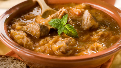 A legfinomabb toros káposzta recept: toros káposzta elkészítése bográcsban, fazékban