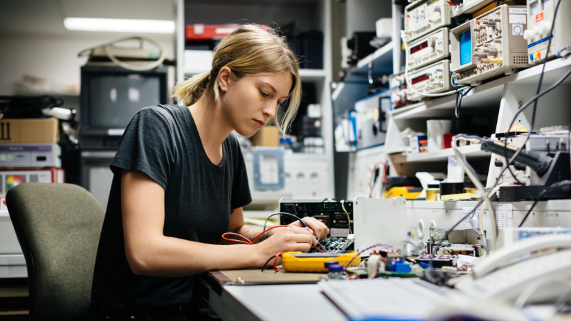 Meglepő lista: ezek a női szakmák hozzák a milliós fizetést 2025-ben - most érdemes csak igazán belevágni