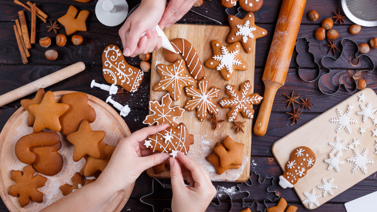 Itt az eredeti, azonnal puha mézeskalács recept és mézeskalács cukormáz recept - Mézeskalács házikó recept és sablon