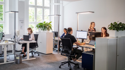 Új kötelező juttatás jöhet a magyar munkahelyeken: rengeteg dolgozó kaphatja meg, itt vannak a részletek