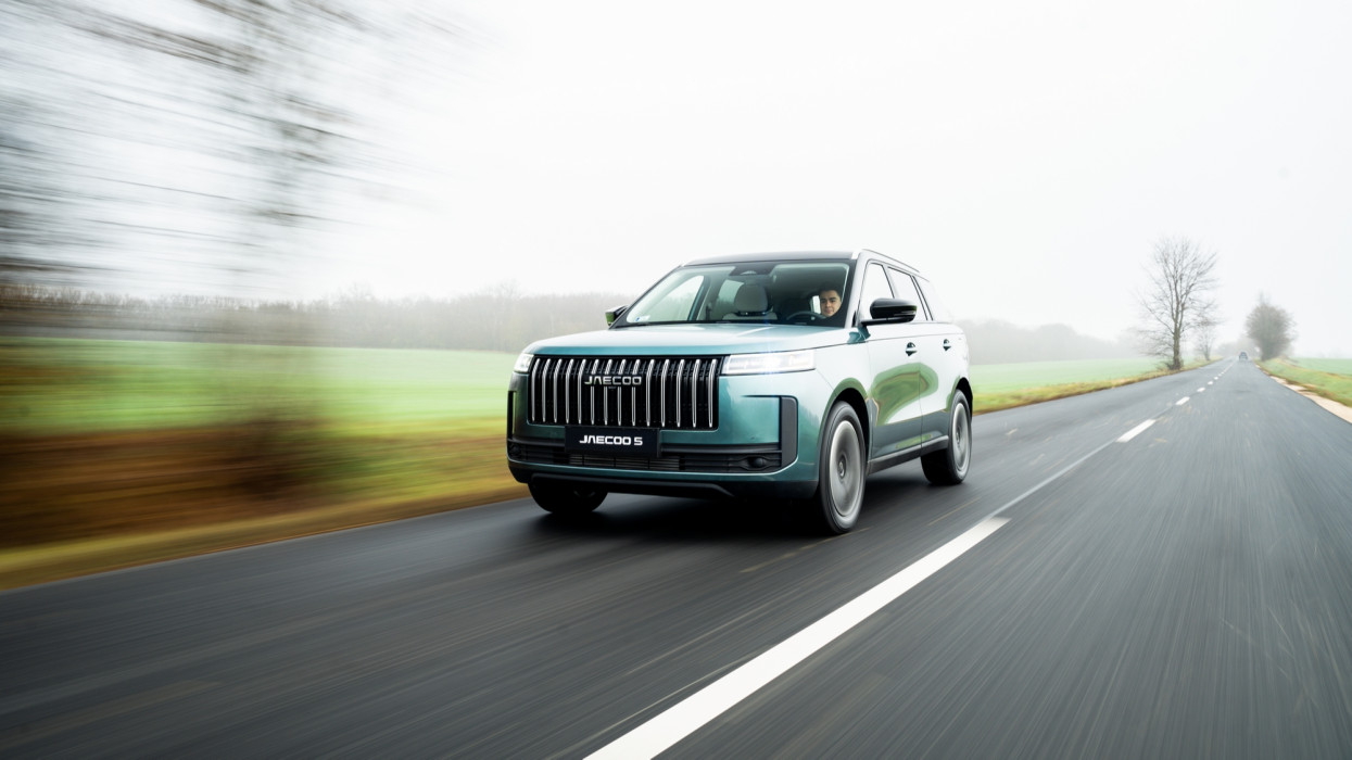 Új kínai népautó debütált Magyarországon: alapból fullextrásan adják, tarolhat a piacon