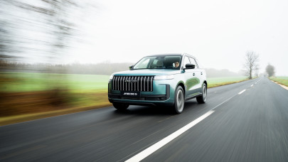 Új kínai népautó debütált Magyarországon: alapból fullextrásan adják, tarolhat a piacon