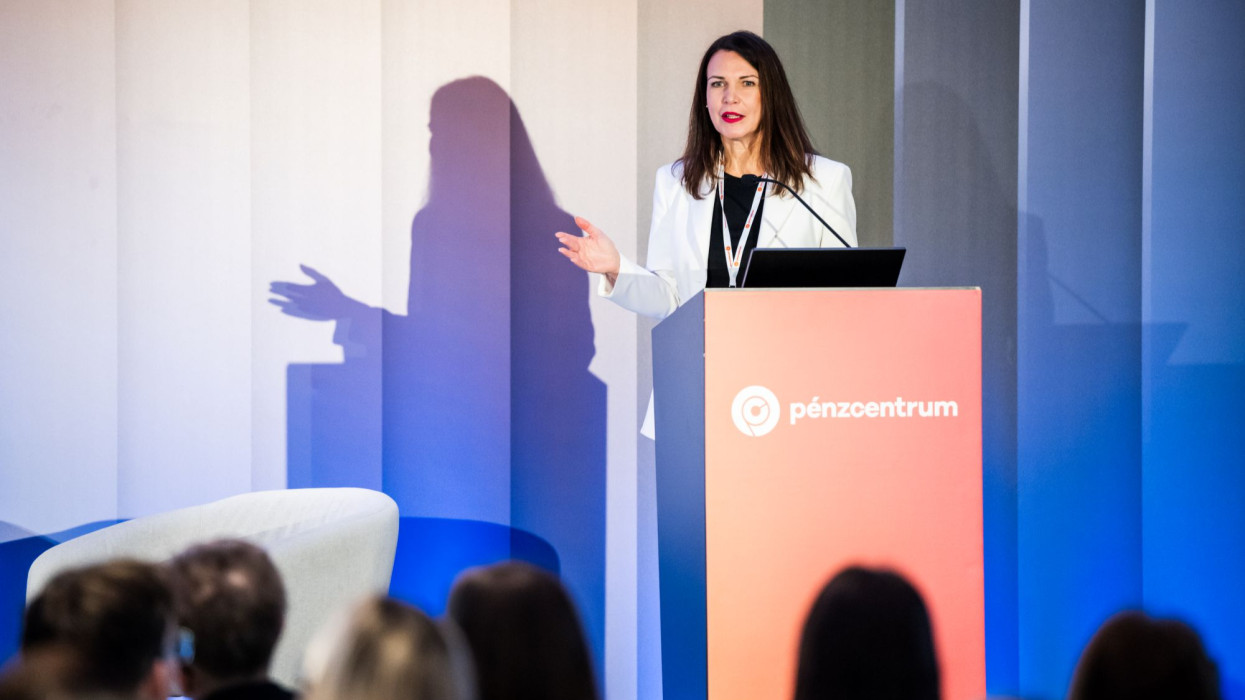 Dr. Tóth Ágnes, a Prohuman vezérigazgatója a HR (R)evolution 2025 – Powered by Prohuman & Pénzcentrum november 26-i konferenciáján