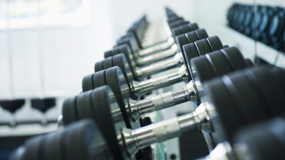 Újabb botrány a sportban: transznemű erőemelő indult a nők között, elvették a bajnoki címét