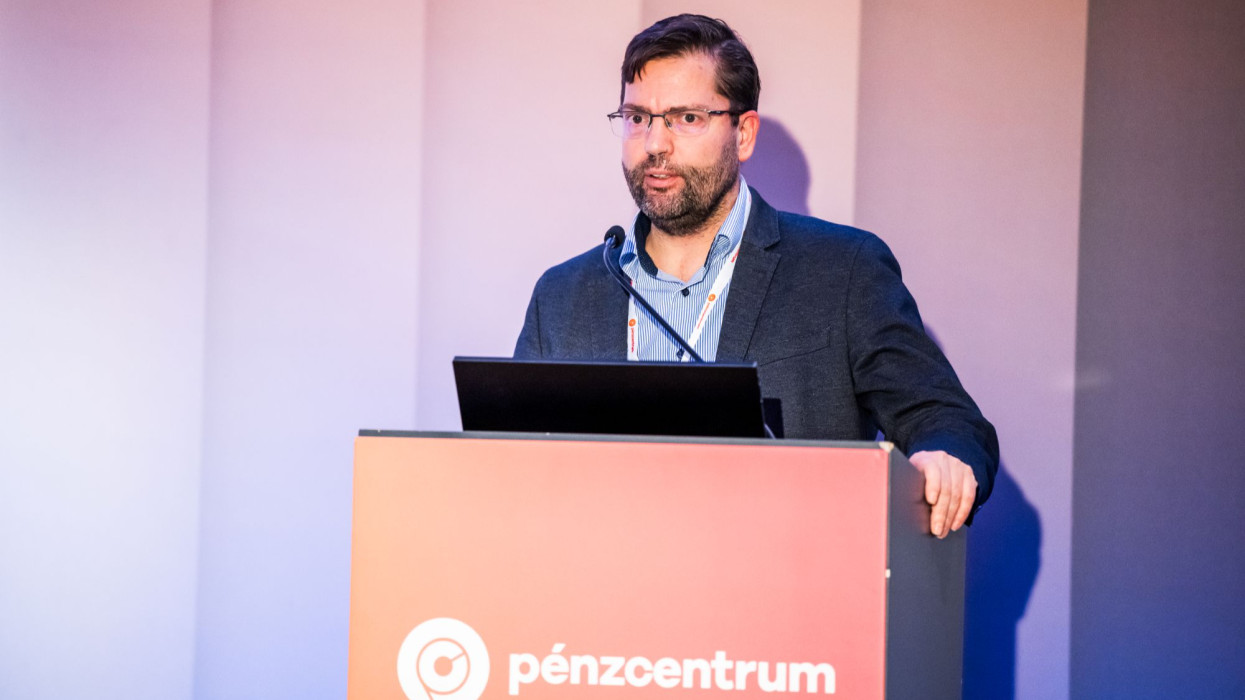 Horváth Ádám, a Prohuman Group fejlesztési szakmai vezetője a HR (R)evolution 2025 – Powered by Prohuman & Pénzcentrum november 26-i konferenciánkonferencia