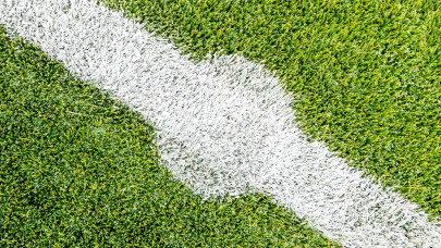 Hihetetlen pech: doppingvétség miatt kaszáltak el egy focistát, de a műfű volt a ludas a sztoriban