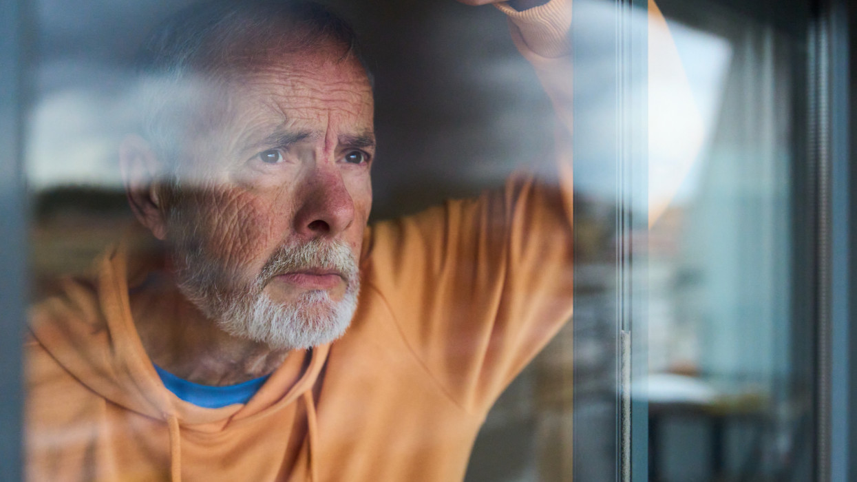 Hivatalos! Fontos változás élesedik a nyugdíjas támogatásoknál