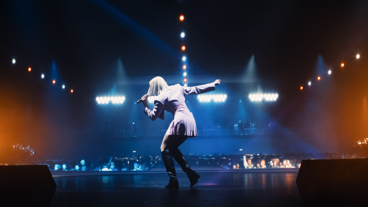 Kvíz: Otthon vagy a sztárvilágban, tudod ki rejtőzik a művésznév mögött? Lássuk, mennyit tudsz a 10-ből!