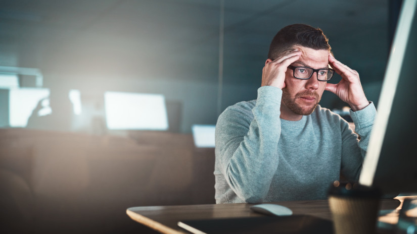 Bérspirál fenyegeti a magyar munkahelyeket: elbocsátások jöhetnek a minimálbéremelés miatt