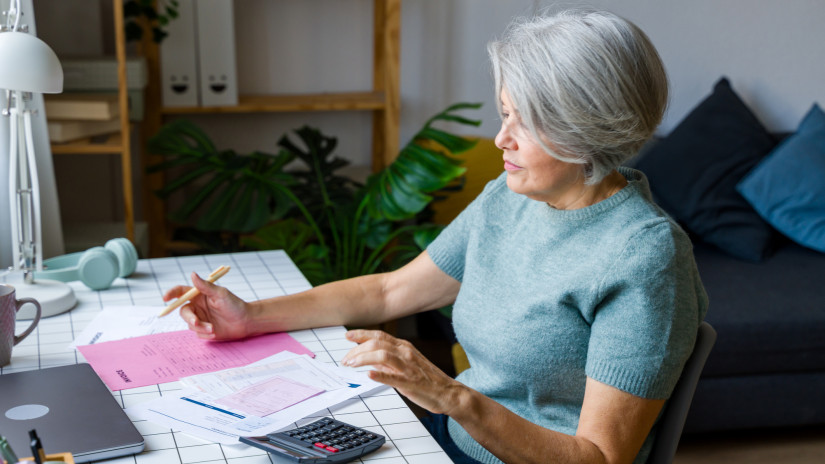 Nyugdíjemelés 2026: itt a kalkulátor - Pontosan ennyi pénzt kapnak a magyar nyugdíjasok januárban