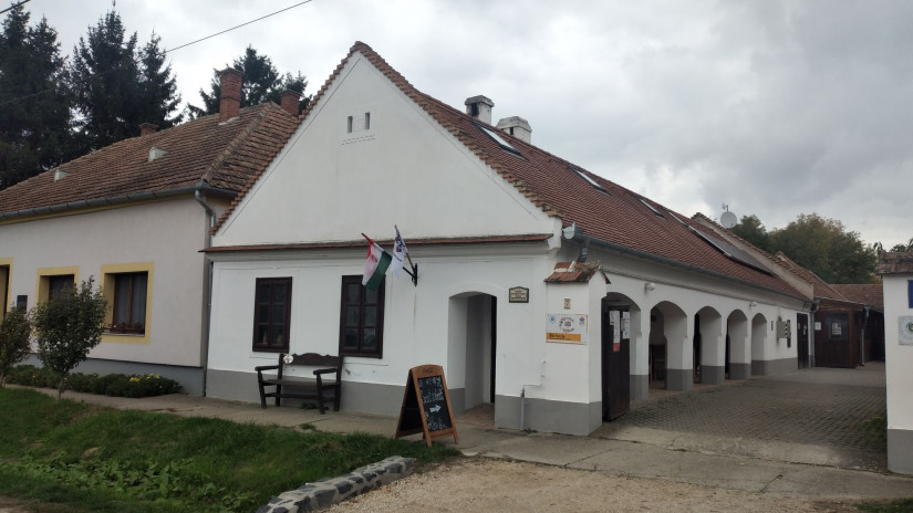 Kukkants be Cimbi híres falujába: így lett a száz fős Kiscsőszből mára a magyar vidék titkos csodája + Fotók