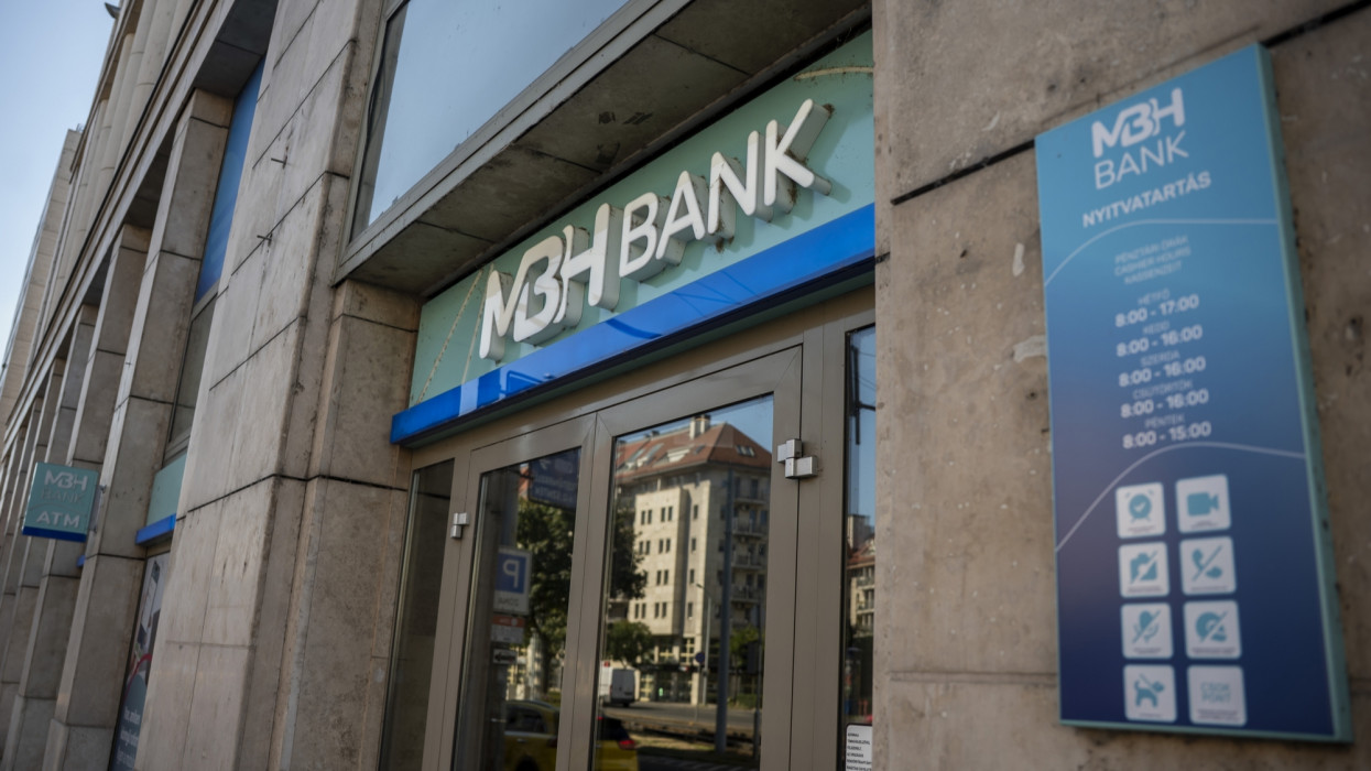 Őrületes Otthon Start akciót hirdetett a magyar nagybank: bőven 3% alatt a kamat, indulhat a roham a fiókokba