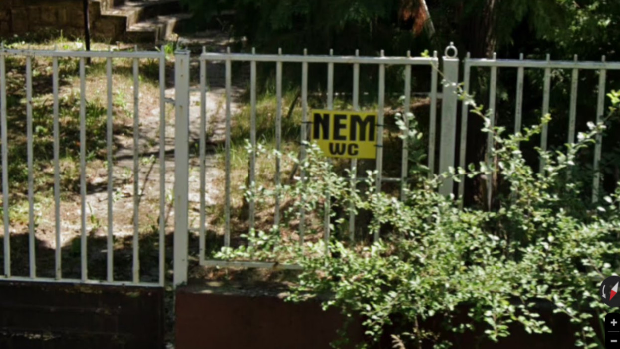 Elhagyatott óriás a Balaton partján: botrányosan romos az Akadémia kultikus épülete