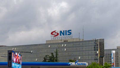 Üzemanyagkrízis és kígyózó sorok a kutakon: beütött a katasztrófa Szerbiában, megszólalt az elnök