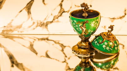 Elfogták a férfit, aki ellopott, majd lenyelt egy 7 milliót érő Fabergé-tojásokból készült ékszert