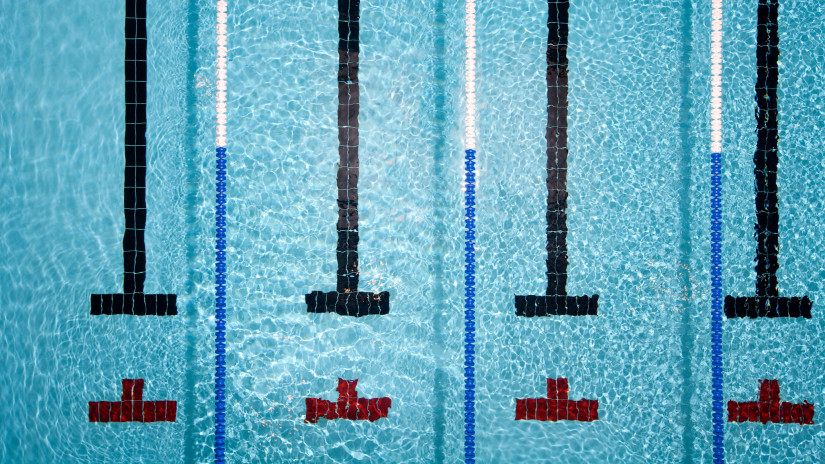 Botrányos baleset a legendás magyar úszóedző oktatásán: egy 3 éves fiút kellett újraéleszteni, későn vették észre, hogy baj van