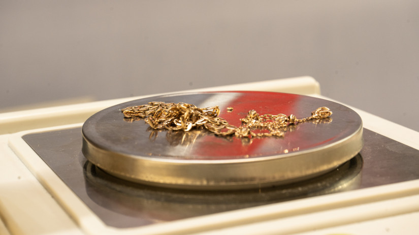 Tömegével rohanják meg a zacikat a magyarok karácsony előtt: meglepő, milyen értékeket adnak be, vesznek ki