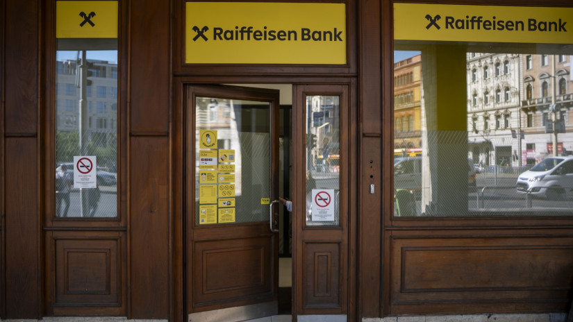 Nagy enyhítés Magyarország slágerhitelénél: egyre több banknál törlik el az eddigi legfontosabb feltételt