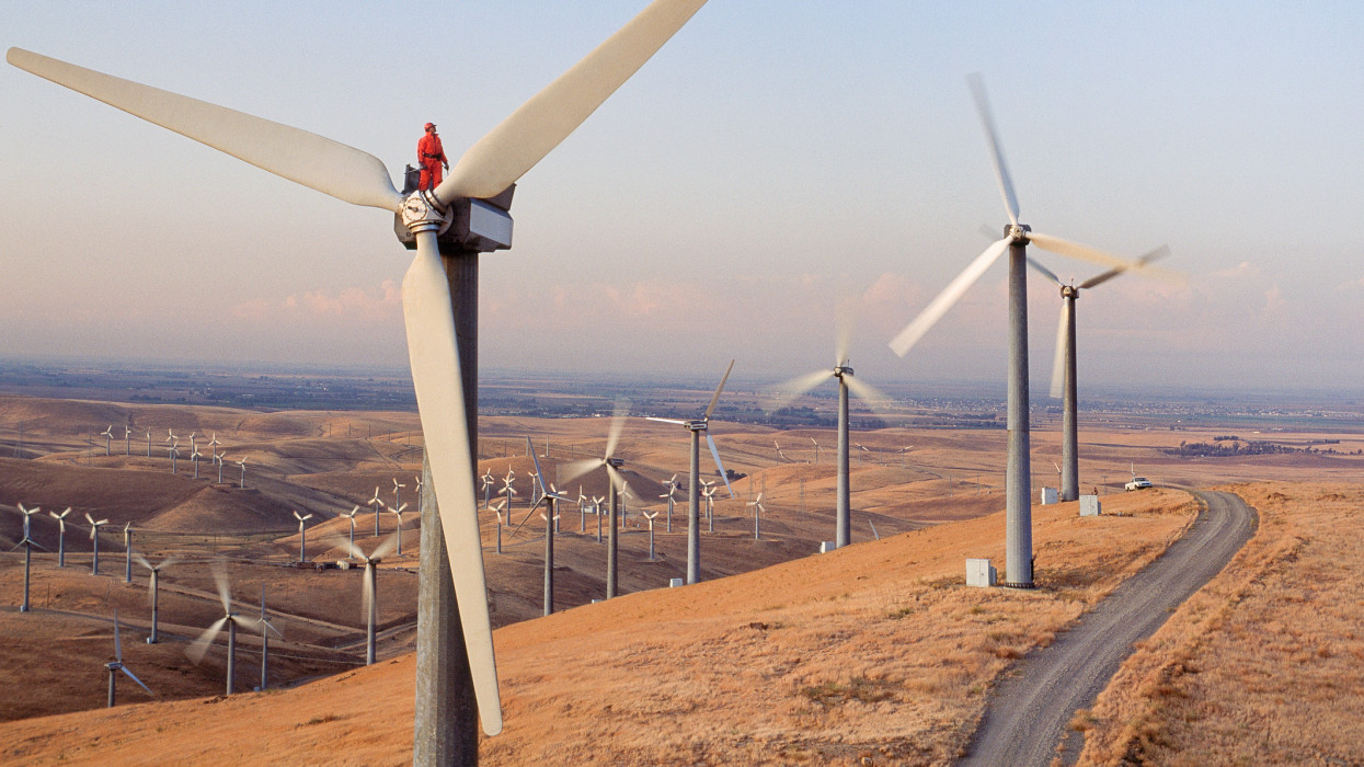 Brüsszel pánikban: kétszeres energiaárak miatt menekülnek a befektetők Európából