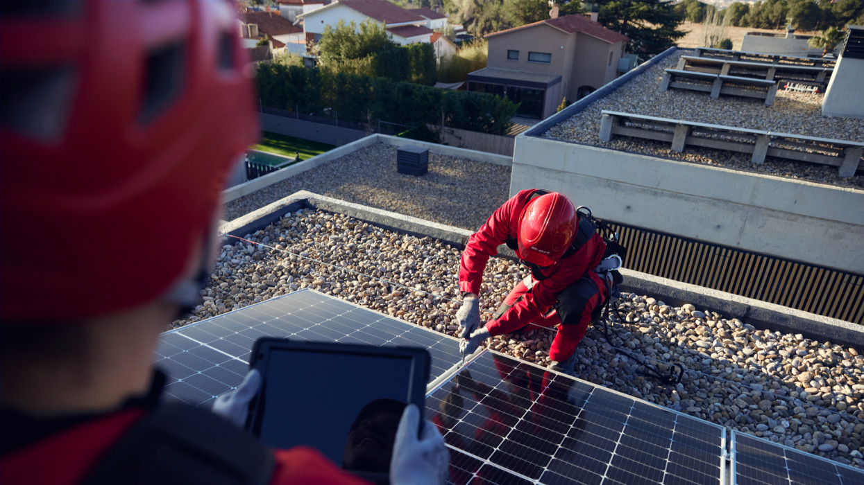 Gesztenye-feldolgozó, pizzéria, repülőgyár, fémipari vállalat - négy cég, négy iparág és azonos kihívások