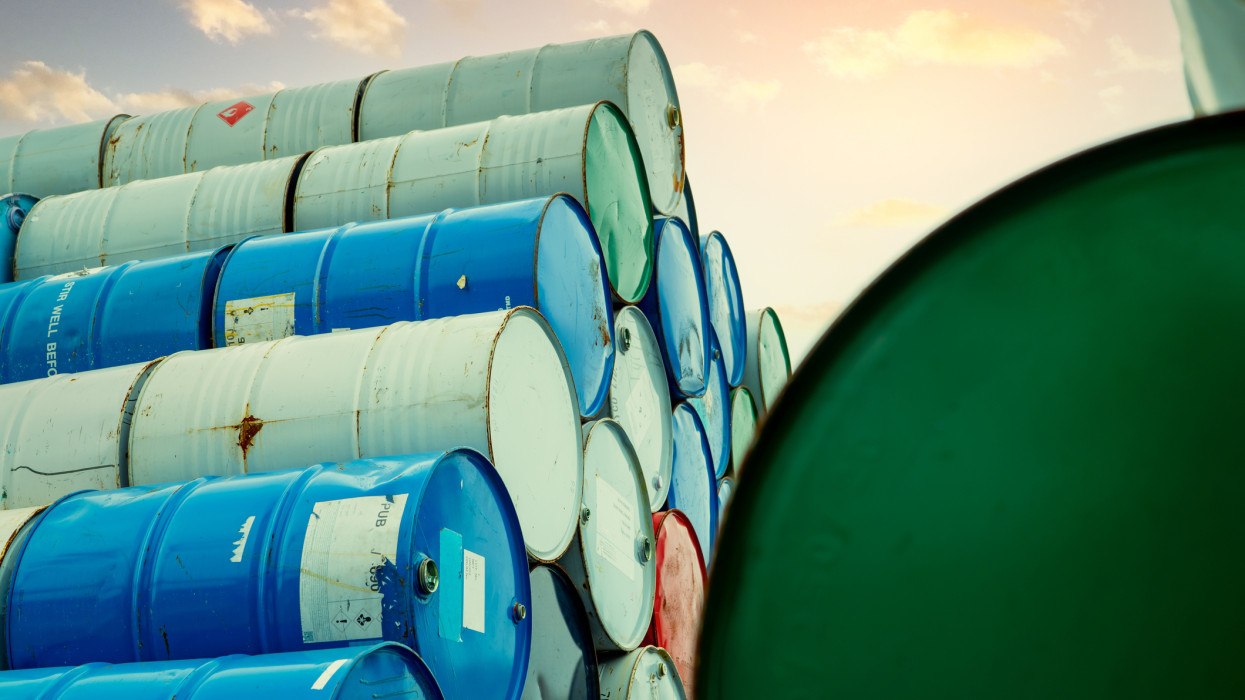 Így alakulhat az olaj ára 2026-ban: erre mindenkinek figyelnie kell, durva hatással lehet Magyarországra is