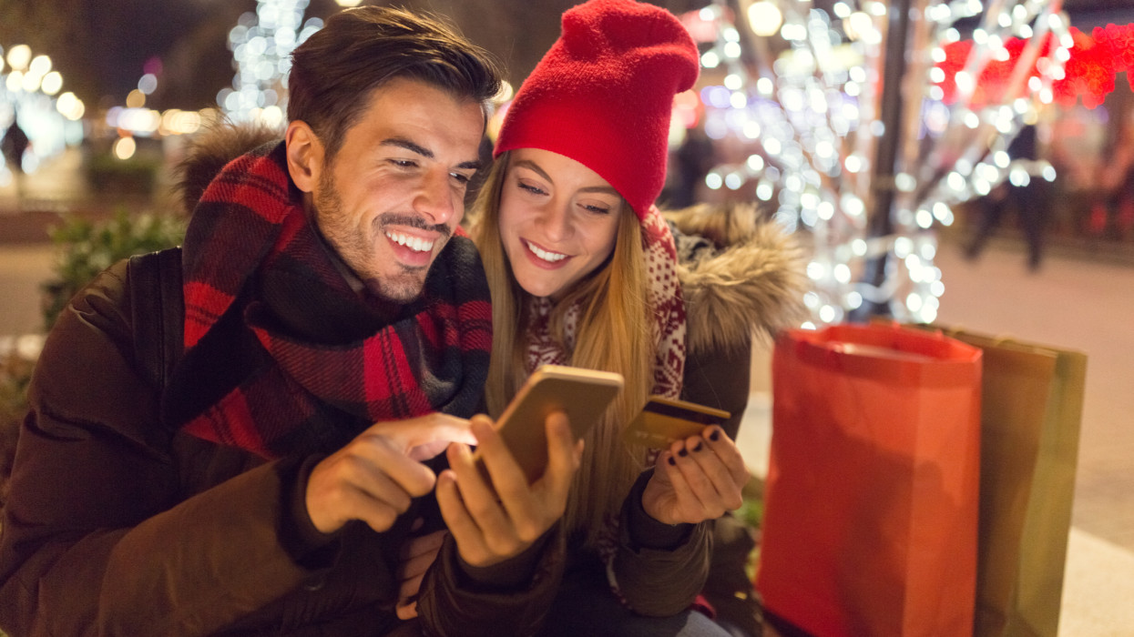 Ezekért az ajándékokért özönlenek most a Telekom, Yettel, One ügyfelei: óriási az izgalom, egy éve vártak erre