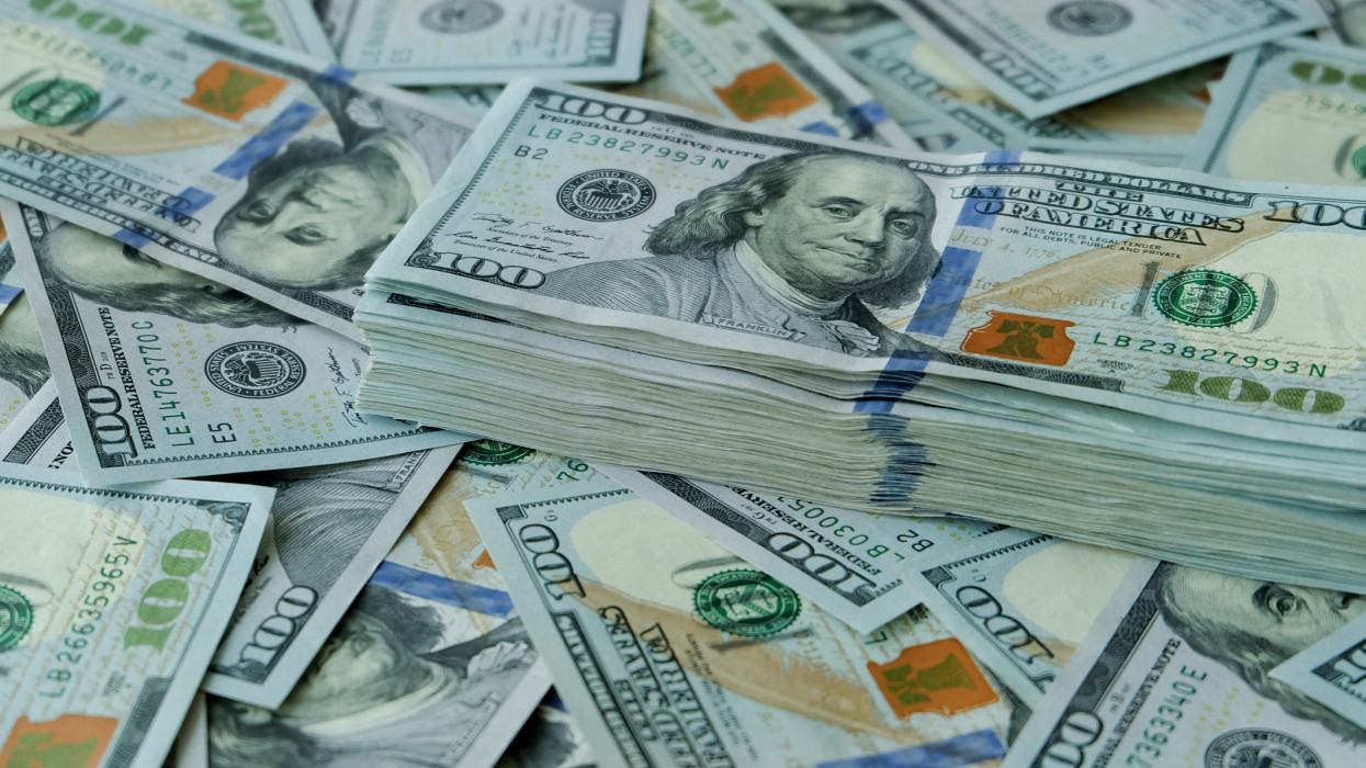 Magyarországon futnak össze a soktízmilliárdos piramisjáték szálai: károsultak ezrei futhatnak a pénzük után