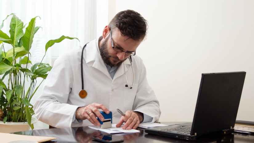 Tömeges felmondás fenyeget az egyik legnagyobb hazai kórházban: ezt követelik az orvosok