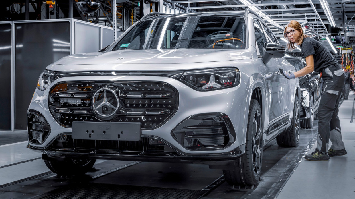 Kiderült, drasztikusan visszafogja a termelést a kecskeméti Mercedes-gyár: mi lesz a dolgozókkal?