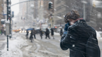 Itt már lecsapott az igazi tél: milliók kaptak figyelmeztetést a hatóságoktól, rengeteg repülőjáratot töröltek