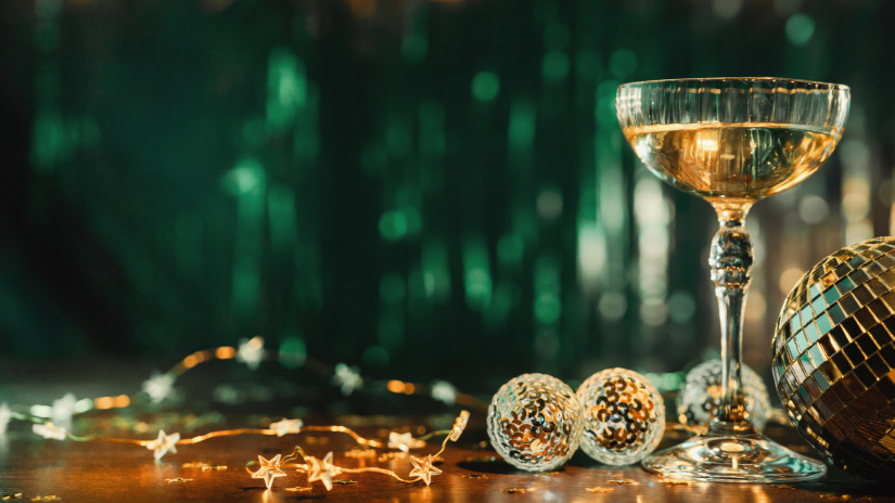 Többszázezres luxusbulikon szilveszterezik a magyar elit: ki tudja ezt megfizetni?